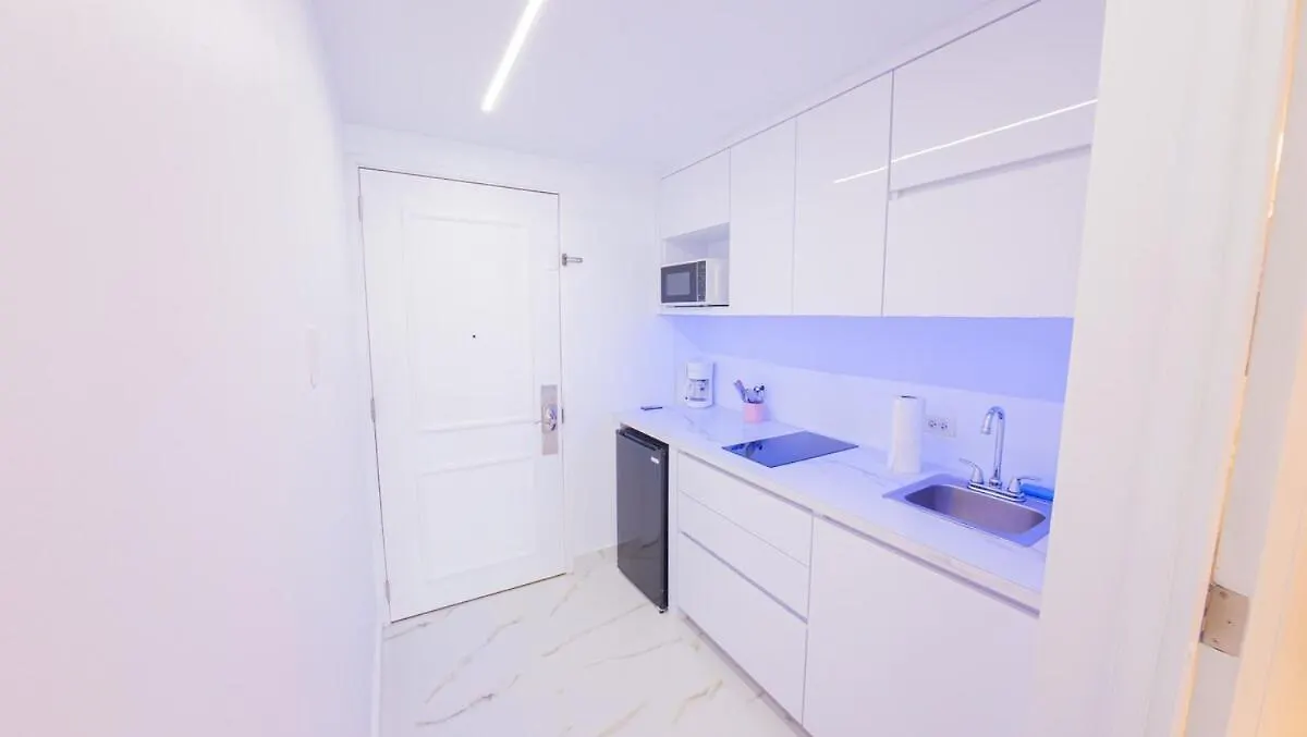 Water Side Studio King Bed With Pool San Juan Apartman