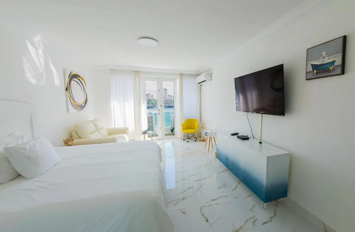 Water Side Studio King Bed With Pool San Juan